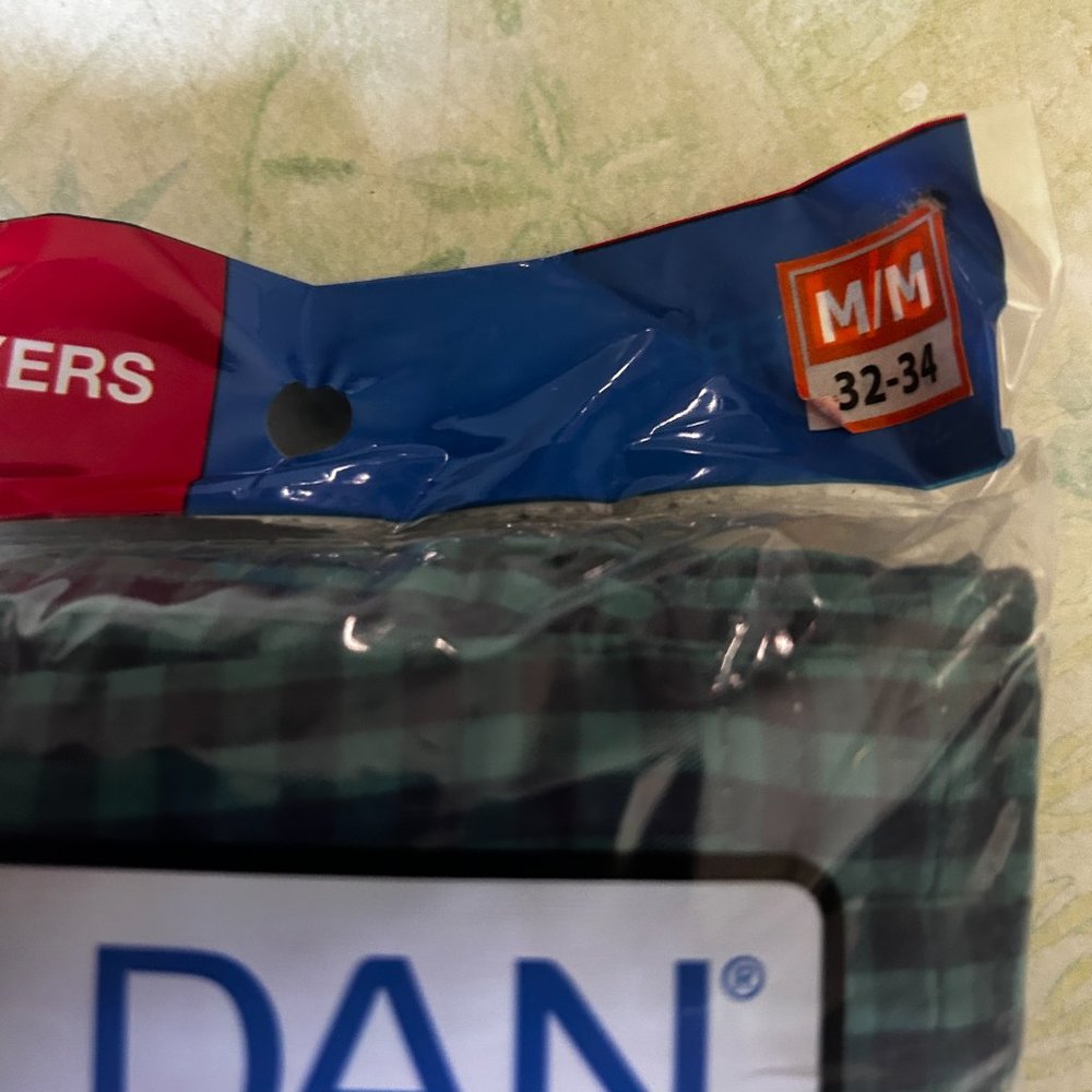 BRAND NEW GILDAN MENS BOXERS 4PACK - Picture 2 of 3